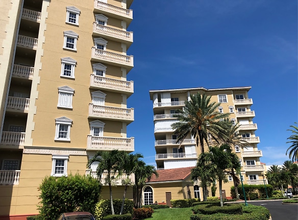 Venetian Bay-Phase 1 Apartments - Palm Bay, FL