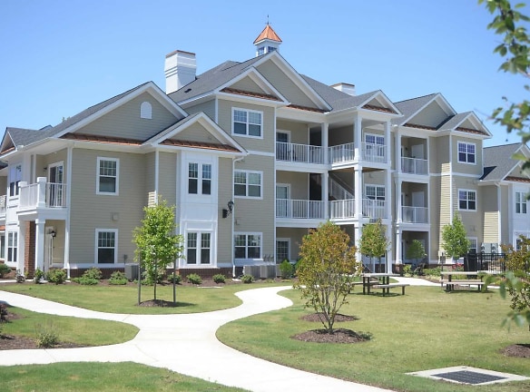 Fenwyck Manor Apartments - Chesapeake, VA
