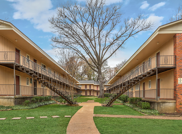 Merton Manor Apartments - Memphis, TN