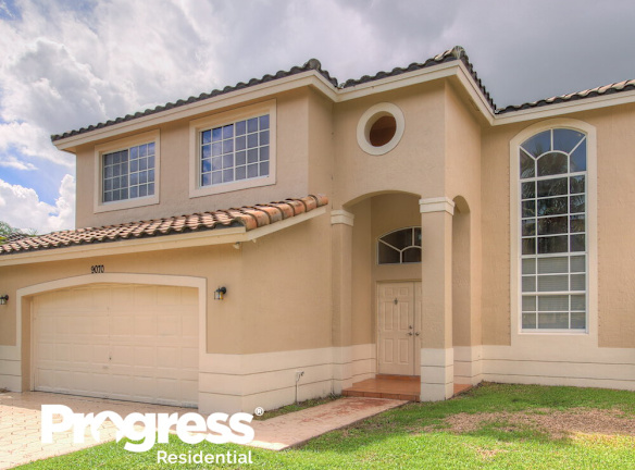 9070 SW 157th Pl - Miami, FL