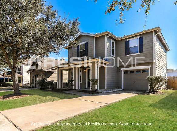 11319 Seven Sisters Dr - Tomball, TX