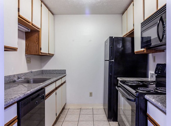 Timbers Apartments - Broadview Heights, OH