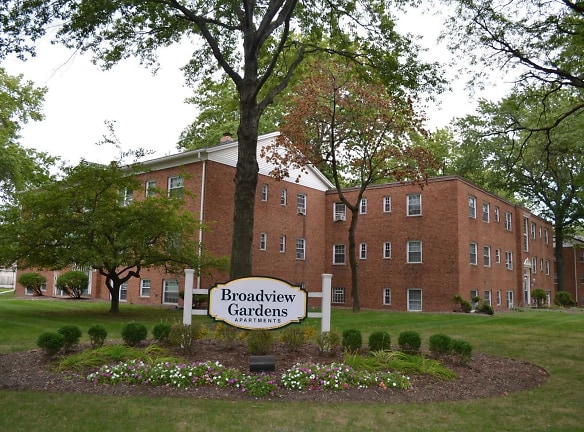 Broadview Gardens Apartments - Cleveland, OH