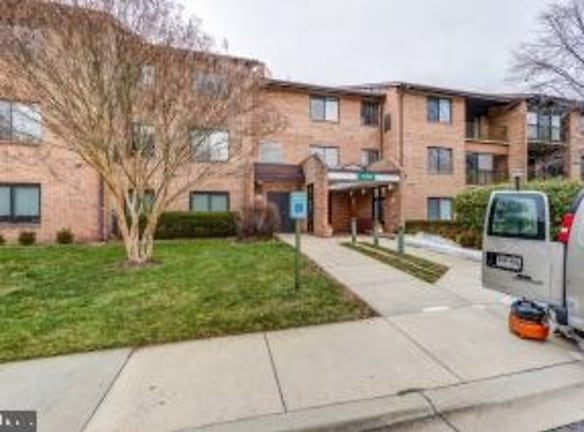 15300 Pine Orchard Dr #85-2D - Silver Spring, MD