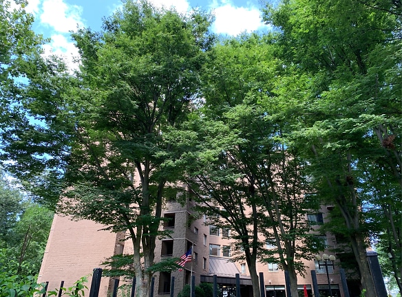 Park Ridge Tower I Apartments - New Haven, CT