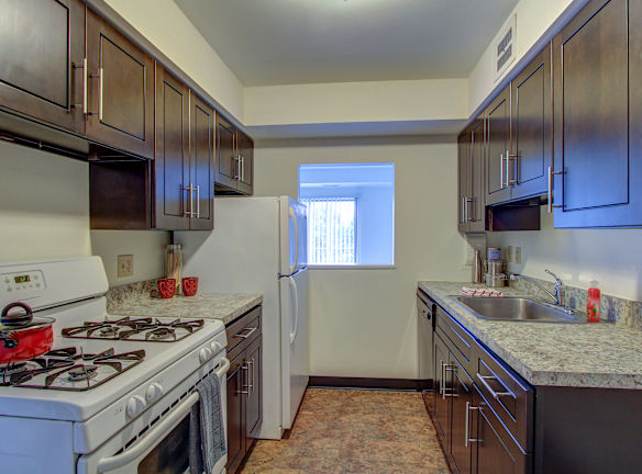Portage Towers Apartments - Cuyahoga Falls, OH