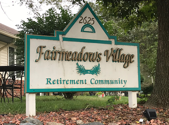 Fairmeadows Village Apartments - West Des Moines, IA