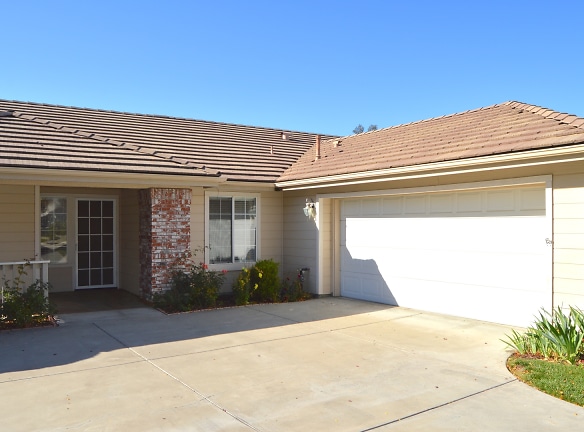 908 Running Stag Way - Paso Robles, CA