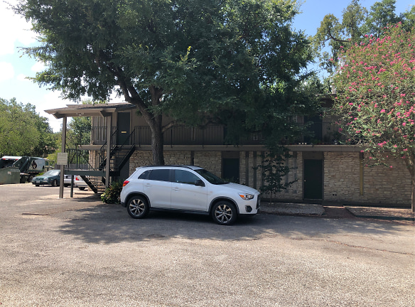 Casa Piedras Apartments - Austin, TX