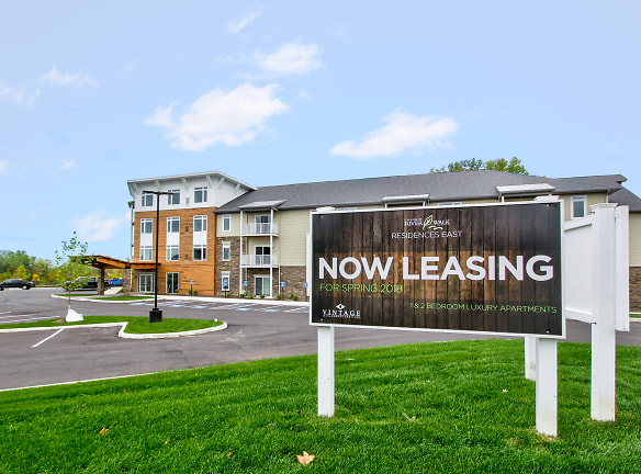 The Residences At Chagrin Riverwalk East - Willoughby, OH