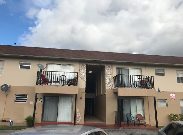 Bellwood Homesite Apartments - Lauderhill, FL