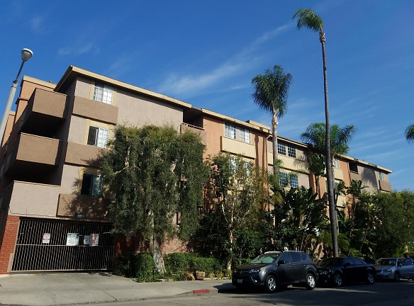 Villa Serena Apartments - Santa Ana, CA