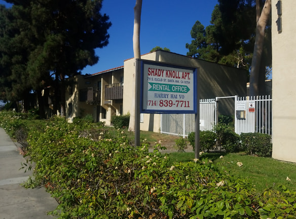 Shady Knoll Apartments - Santa Ana, CA