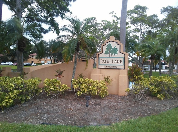 Palm Lake Condominiums Apartments - West Palm Beach, FL