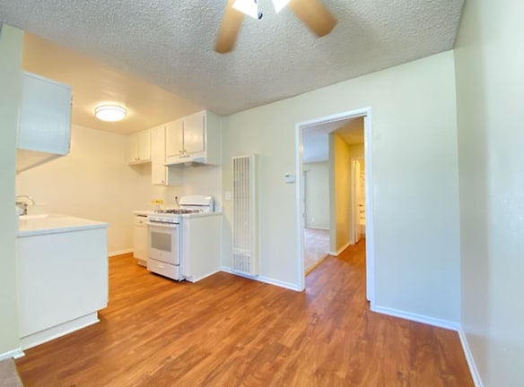 6611 Haskell Ave unit 202 - Los Angeles, CA