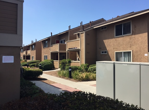 Newhope Village Apartments - Santa Ana, CA