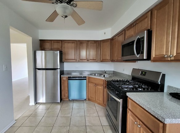 2007 W Touhy Ave unit 308 - Chicago, IL