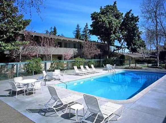 Parkwood Apartments - Sunnyvale, CA