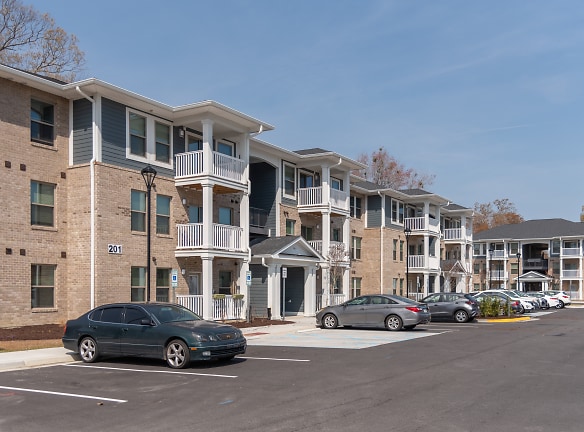Huntington Village Apartments - Newport News, VA