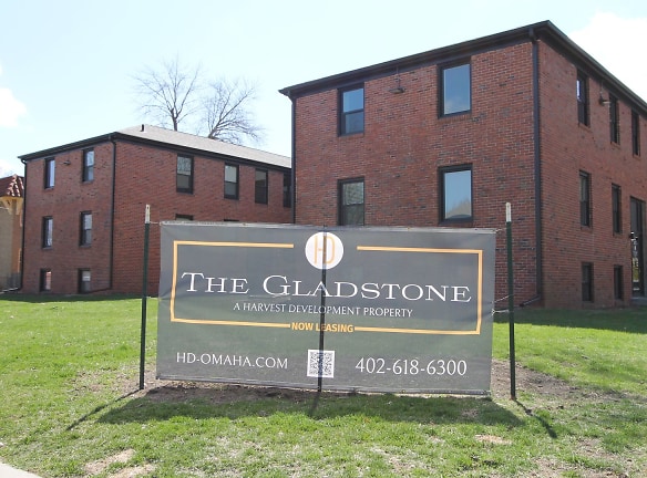 The Gladstone! Classic But Modern 1 & 2 Bedroom Apartments In Dundee - Omaha, NE
