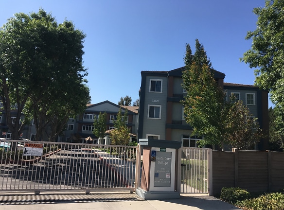 Canterbury Village Apartments - Santa Clarita, CA