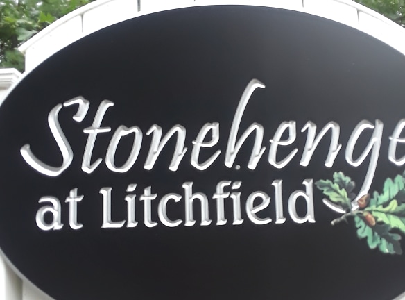 Stonehenge Litchfield Apartments - Litchfield, NH