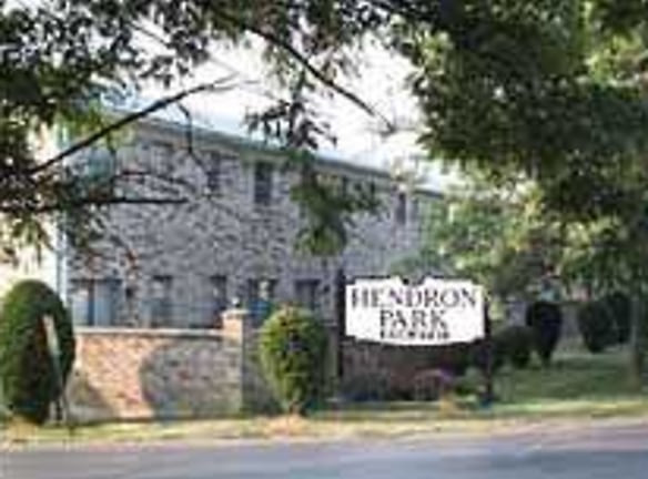 Hendron Park Apartments - Groveport, OH