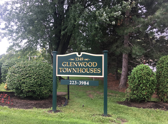 Glenwood Townhouses Apartments - Fairport, NY