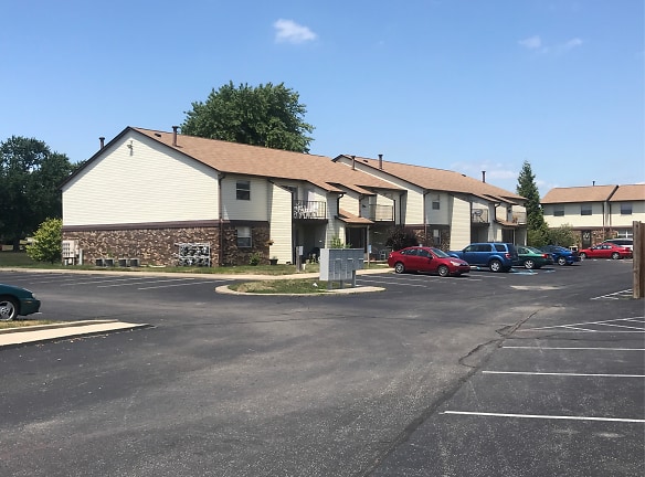 Noble Manor Apartments - Noblesville, IN