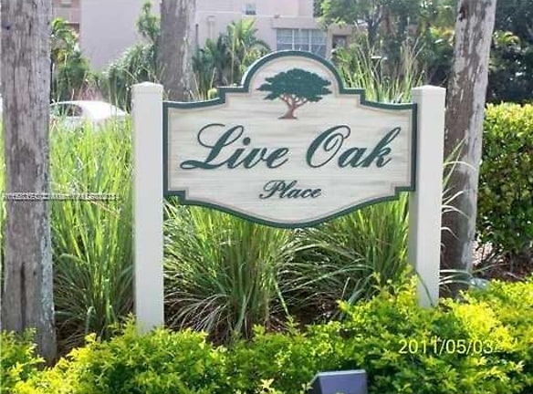 9450 Live Oak Pl #208 - Davie, FL