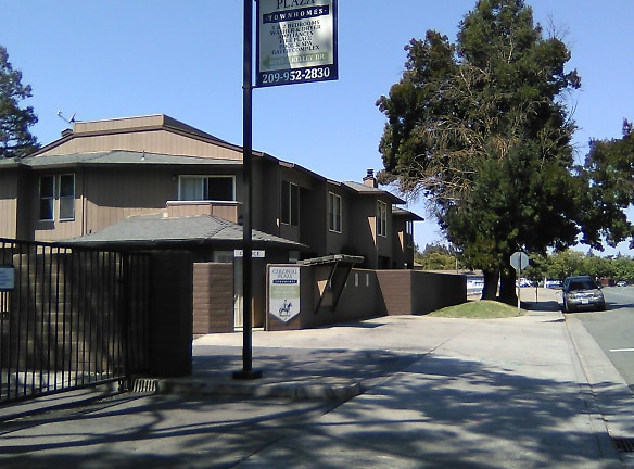 COLONIAL PLAZA Apartments - Stockton, CA