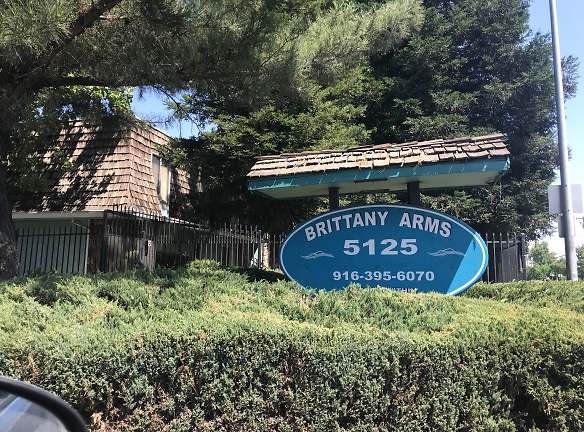 Brittany Arms Apartments - Sacramento, CA
