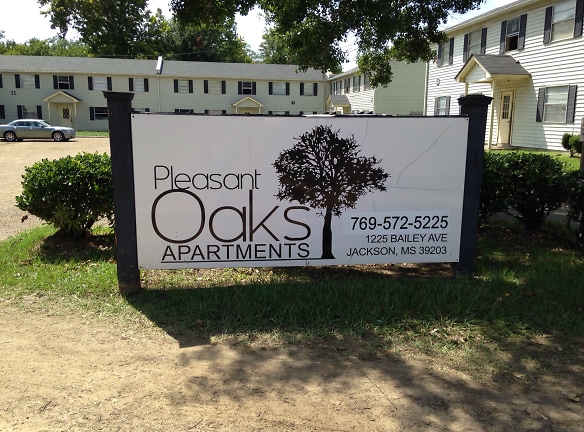 Pleasant Oaks Apartments - Jackson, MS