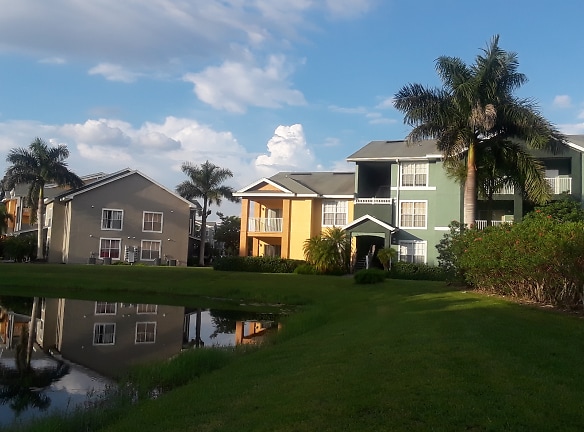Royal Palm Terrace Apartments - Bradenton, FL