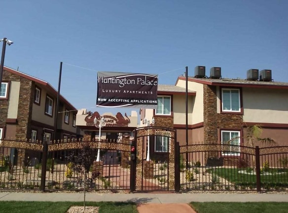 Huntington Palace Luxury Apartments - Fresno, CA