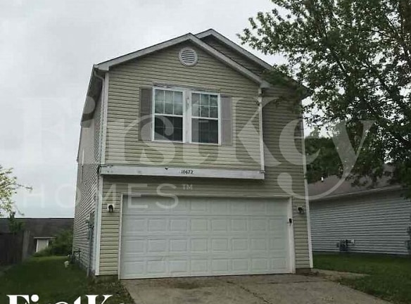 10672 Glenayr Dr - Camby, IN
