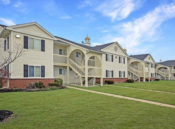 Steeplechase Apartments & Townhomes - Toledo, OH