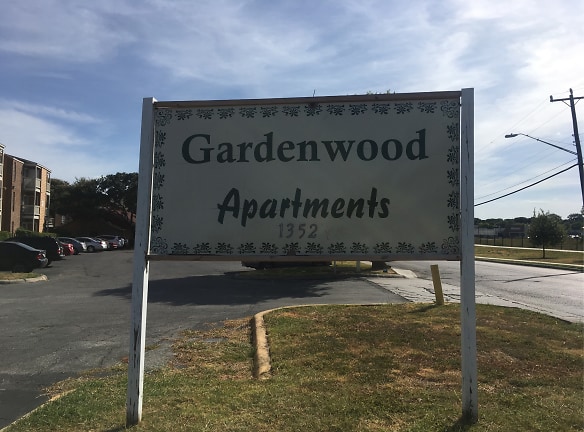 Gardenwood Apartments - San Antonio, TX