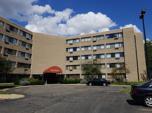 Park Towers Apartments - Springfield, IL