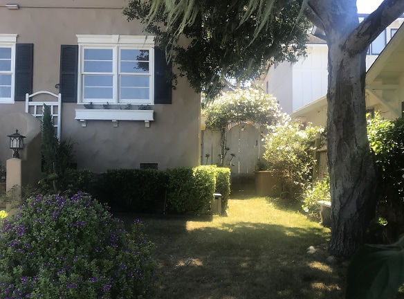 515 Hillcrest Ave - Pacific Grove, CA