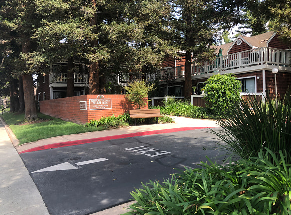Redwood Village Apartments - Marina Del Rey, CA
