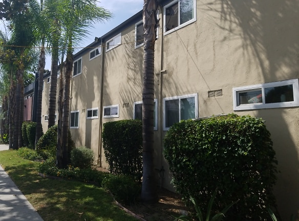 Garden Parks Apartments - Long Beach, CA