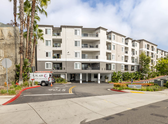 Bay Hill Apartments - Long Beach, CA