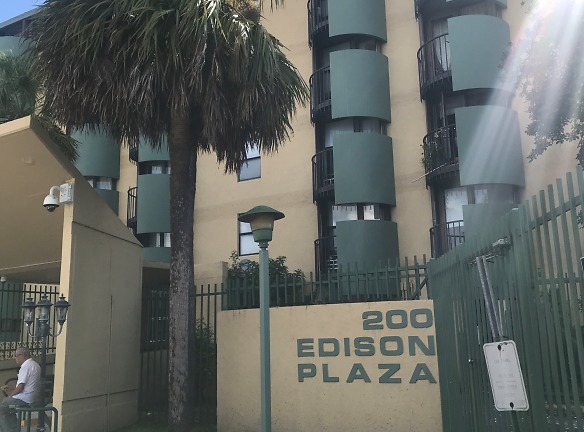 Edison Plaza Apartments - Miami, FL