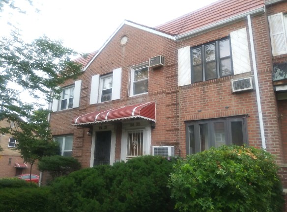 MODERN APARTMENTIN FOREST HILLS, LOW FEE!!! - Rego Park, NY