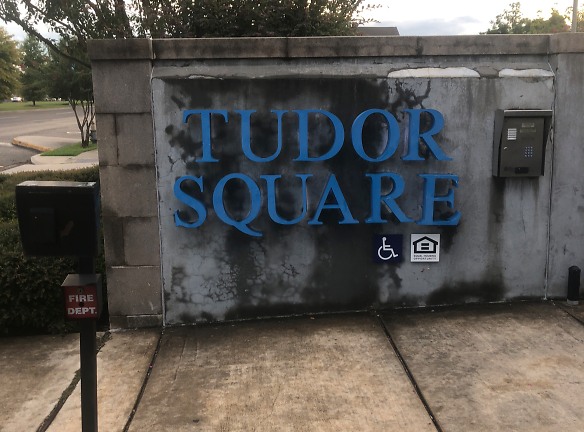 Tudor Square Home For The Aged Apartments - New Orleans, LA