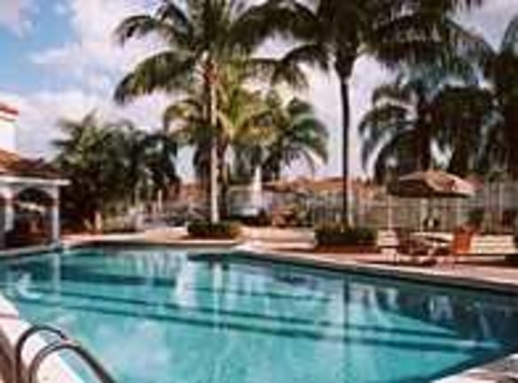 Country Club Lakes Apartments - Coconut Creek, FL