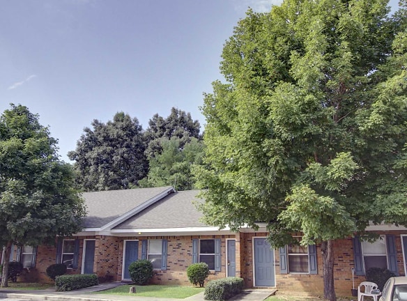 Hensley Square Apartments - Florence, AL
