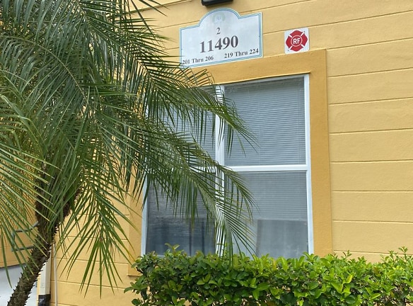 11490 Villa Grand unit 209 - Fort Myers, FL