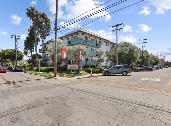 Queen Street Apartments - Inglewood, CA